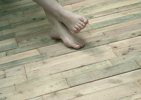 Terrasse bois palette, esprit cabane, idees creatives et ecologiques Idée Créatif clôture