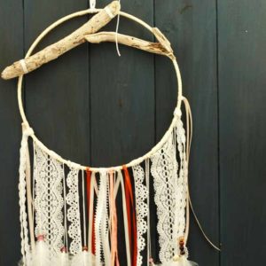 DIY : Deux idées d’attrape-rêves en dentelles