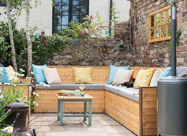 Inspiration : Un charmant salon de jardin <br>dans un patio anglais