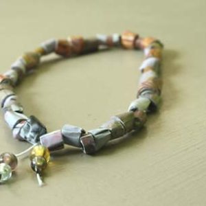 Bracelet en perles de papier