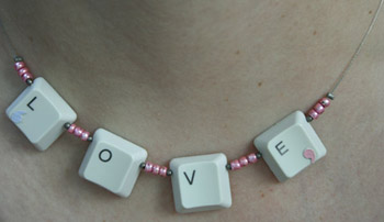 #htmlcaption_1181 Bijoux en touches de clavier