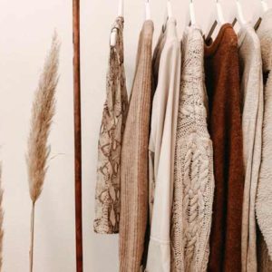 Minimalisme : Mon dressing (enfin !) bien organisé