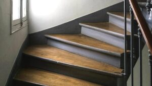 Rénover : Comment donner une seconde jeunesse à un escalier en bois sans le remplacer ?