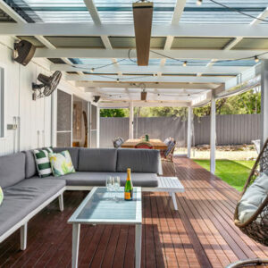 Construire une pergola en métal : choix des profilés et étapes de montage