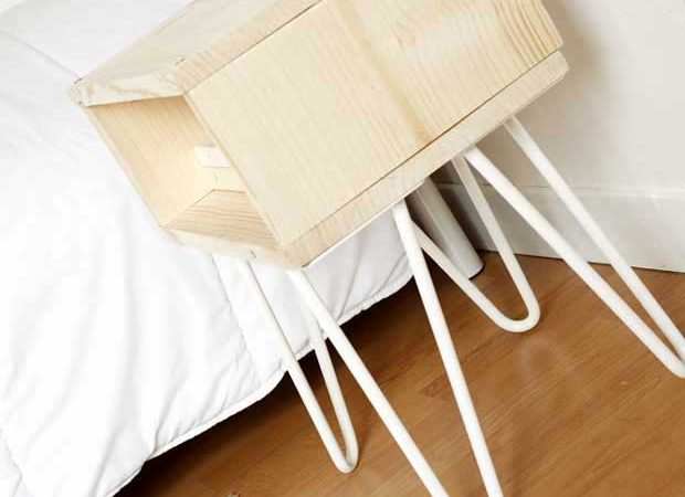 #htmlcaption_18981 DIY : Créer un chevet en bois brut et pieds épingle