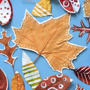 Bricolage enfants : Feuilles d&rsquo;automne décorées