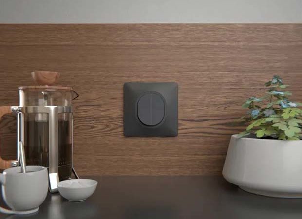 #htmlcaption_19079 Électricité : Des prises et interrupteurs intelligents, <br>design et éco-conçus