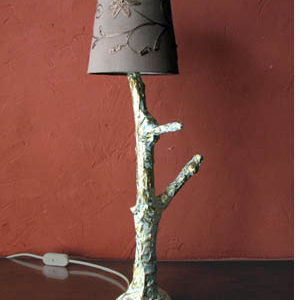 Un pied de lampe arbre