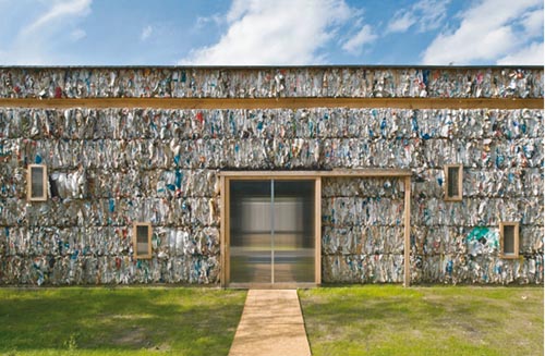 Archi écolo : une maison en balles de carton compressé