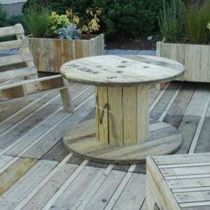 Jardin-terrasse en matériaux de récupération