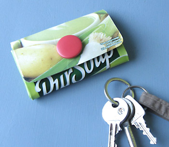 #htmlcaption_1164 Porte-monnaie en brique de lait