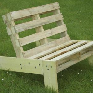 Fauteuil de jardin en palette