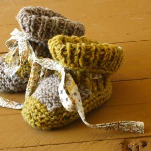 Tricot facile : Des chaussons de bébé en laine
