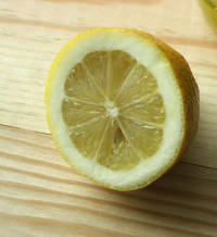 jus de citron nettoyant écologique