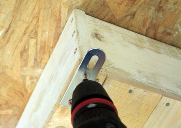 fixer attaches éléments
